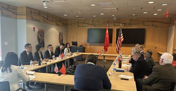 j9九游会代表团赴美见证中美合作办学结硕果